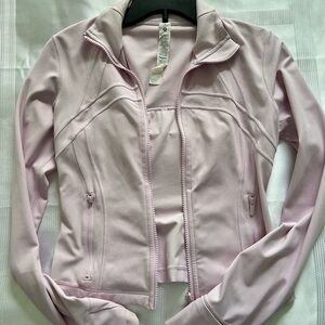 LULULEMON Define Crop Jacket Nulu in color Meadowsweet Pink